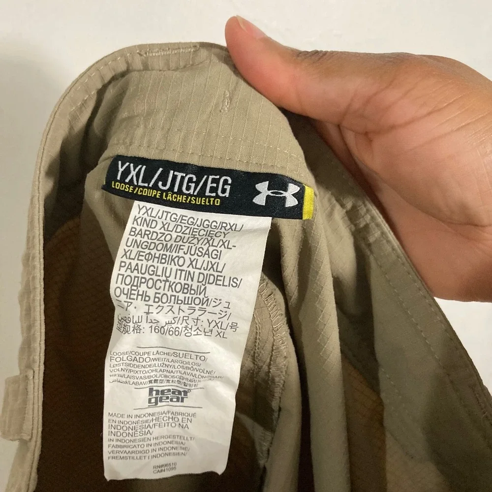 Under Armour Cargo Shorts Kids Youth XL Khaki Tan Ripstop HeatGear Outdoor